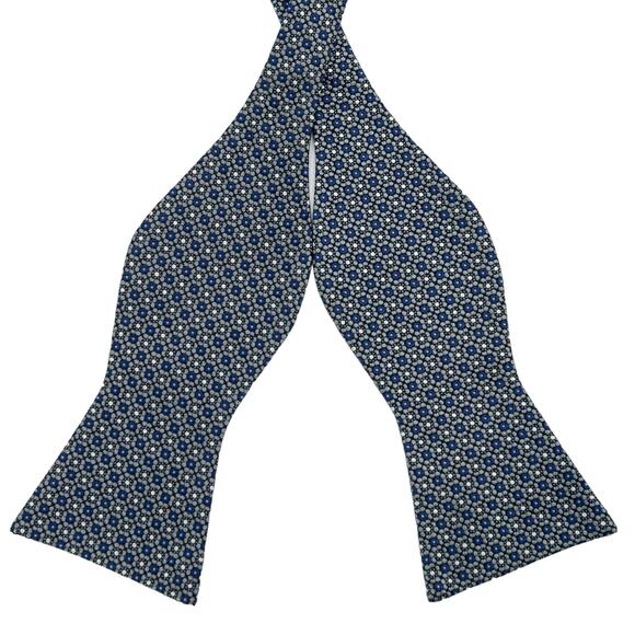 Daniel Cremieux Blue Geometric Circle 100% Silk Self Tie Bow Tie - Picture 2 of 7